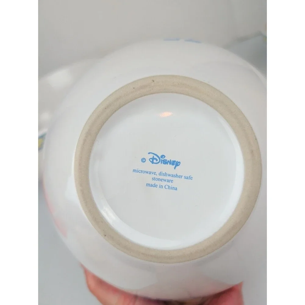 Nesting MIXING BOWLS Large is 11x6
